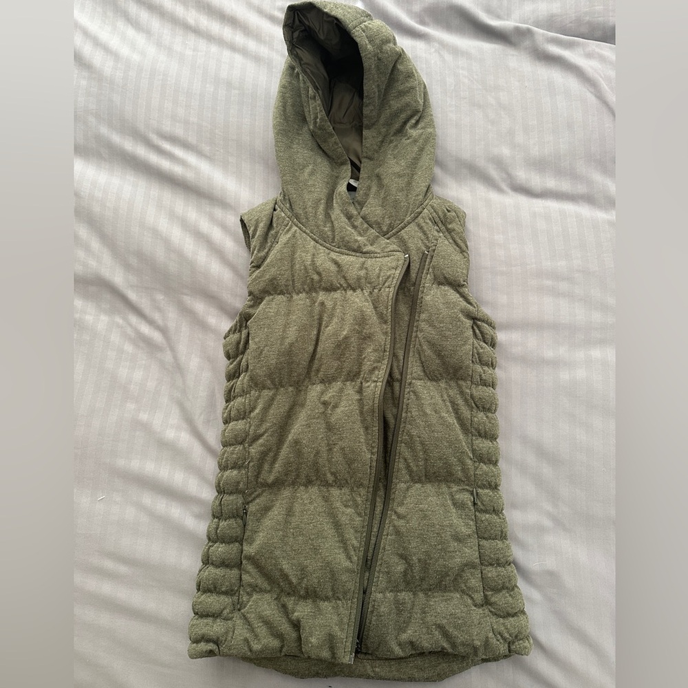 Athleta Down Vest sage green, hooded, size XXS
